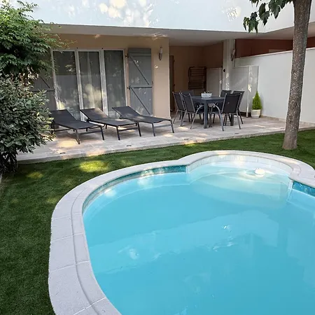 3-bedroom - Garden - Private Pool Apartment *