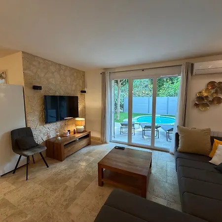 Apartment 3-bedroom - Garden - Private Pool
