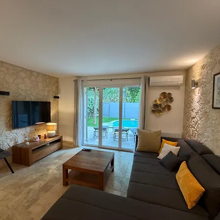 Apartment 3-bedroom - Garden - Private Pool *
