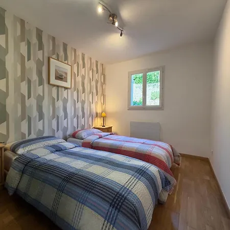 3-bedroom - Garden - Private Pool דירה